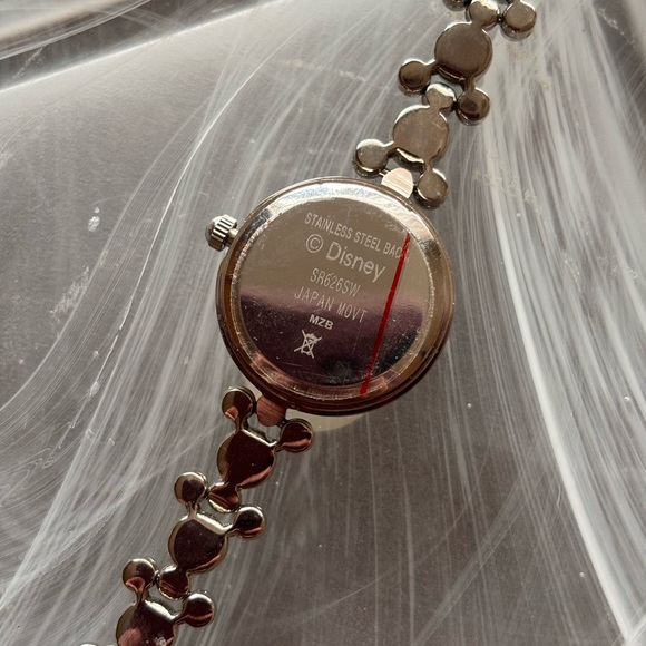 Disney Vintage Stainless Steel Mickey Mouse Ladies watch - Picture 2 of 4